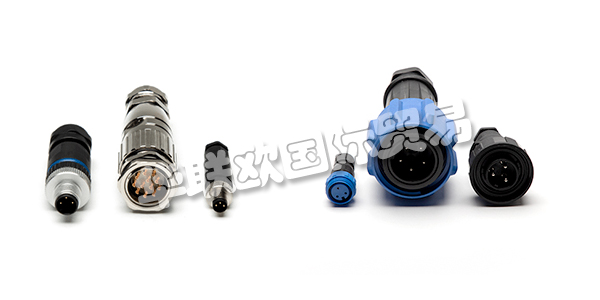 BULGIN被公認(rèn)為環(huán)保密封連接器和組件的領(lǐng)先制造商。Bulgin擁有超過95年的行業(yè)經(jīng)驗(yàn)，不斷創(chuàng)新和開發(fā)產(chǎn)品和服務(wù)，以滿足其遍布各個(gè)市場的全球客戶群。