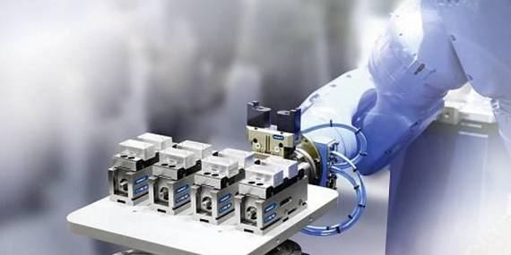 SCHUNK刀具夾持系統(tǒng)對機(jī)加工行業(yè)產(chǎn)生了前所未有的革命性影響。?模塊化夾持系統(tǒng)借鑒其優(yōu)勢，它的作用遠(yuǎn)不止于一個(gè)參考基準(zhǔn)，還提供了包括定位、夾持以及接口通用等功能。這種夾持原理如今被認(rèn)為是提高生產(chǎn)效率的最有效的方法之一，廣泛適用于從小型零件到大型零件，從粗加工到裝配應(yīng)用的各種工藝。作為這一技術(shù)的先驅(qū)以及夾持技術(shù)和抓取系統(tǒng)的領(lǐng)導(dǎo)者，SCHUNK始終致力于開發(fā)新的應(yīng)用領(lǐng)域，并在它的模塊化系統(tǒng)中新增了適用于直接夾持工件以及微小型零件的專業(yè)標(biāo)準(zhǔn)模塊。