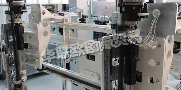 德國(guó)DURR品牌的產(chǎn)品主要有：DURR清洗機(jī),DURR壓縮機(jī)，壓力容器，輸送機(jī)，過濾板，消音器，密封機(jī)器人等。